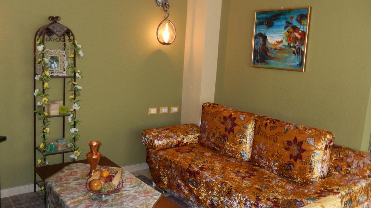 Down Town Luxury Apartment Sarandë Exterior foto